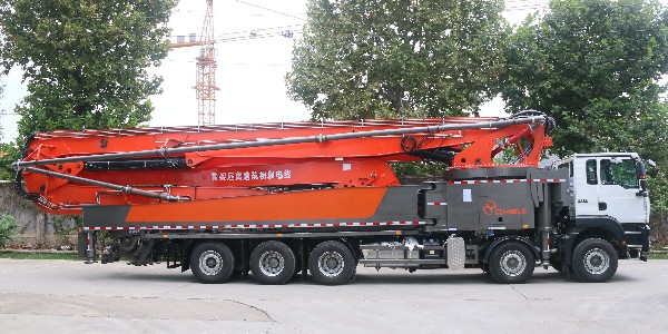 科尼樂70米長臂架泵車，泵送能力強(qiáng)不易堵管