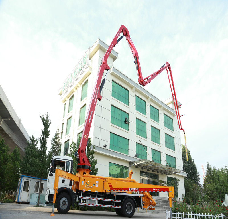 小型混凝土泵車，小型泵車，天泵