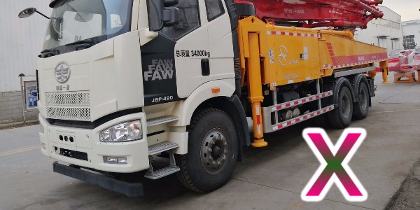 為什么小型混凝土泵車(chē)部分位置的臂架不能打開(kāi)或移動(dòng)？