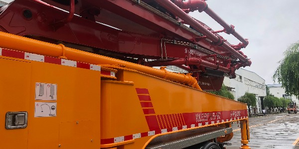留足安全距離，防止泵車出故障
