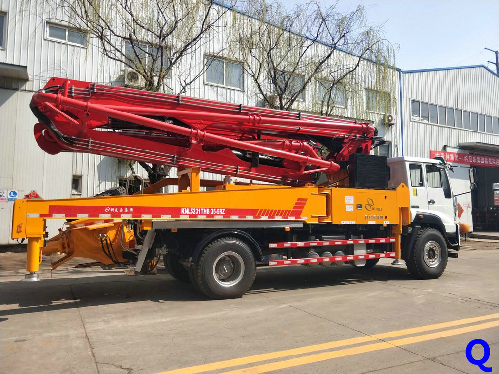 科尼樂小型混凝土泵車，天泵，小型泵車