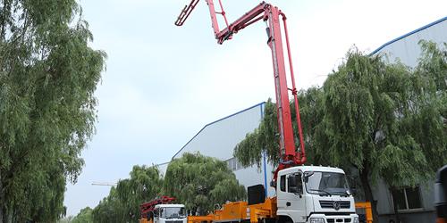 科尼樂淺析小型混凝土泵車工作中傾倒側(cè)翻如何預(yù)防？