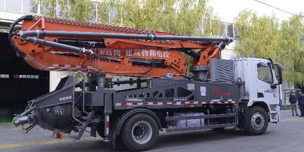 當(dāng)你考慮32米小泵車時，有哪些點是在選擇時要注意的呢？