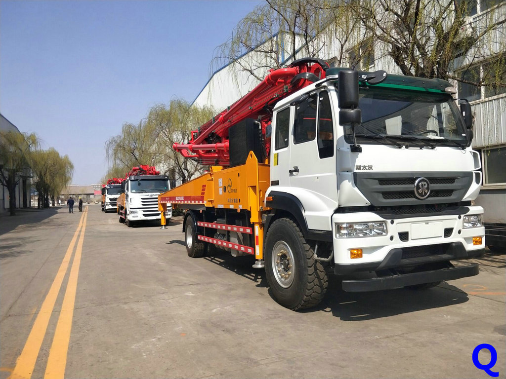 小型混凝土泵車，天泵，小型泵車，混凝土泵車
