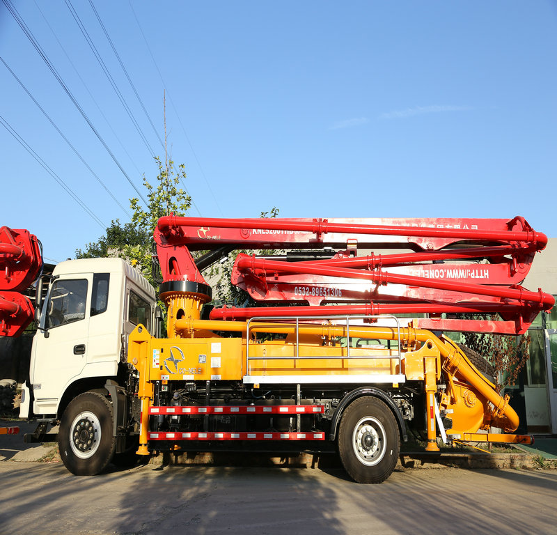 小型混凝土泵車，混凝土泵車，天泵，小型泵車