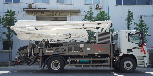 泵車不僅減輕施工的負(fù)擔(dān)，還能輕松施工