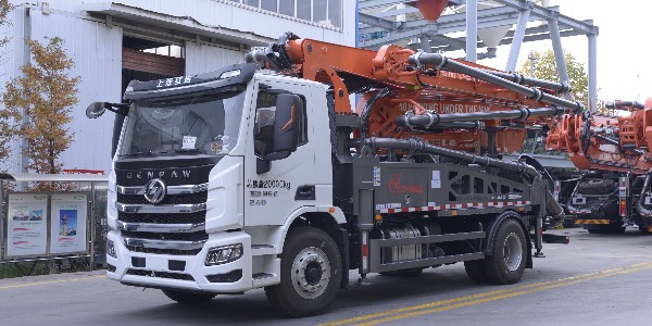 32米泵車(chē)為防止臂架發(fā)生斷裂問(wèn)題要如何保養(yǎng)？